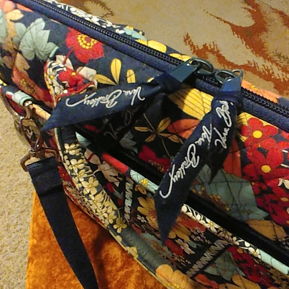 VERA BRADLEY LAPTOP CASE - Picture 2 of 7